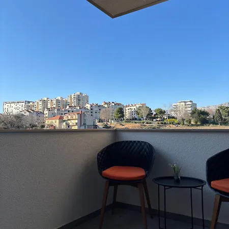 Apartman Lusso Di Luxe Suits *
