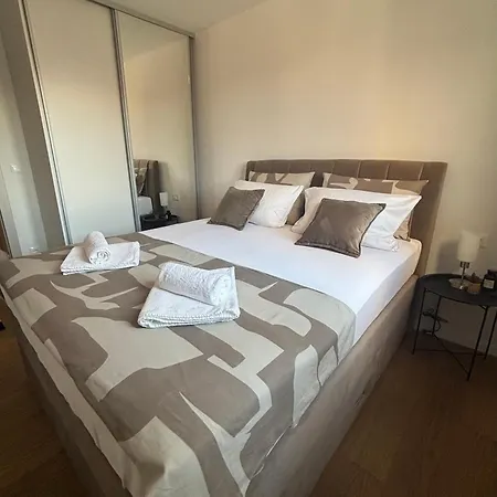 Lusso Di Luxe Suits Apartamento